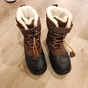 Boys Size 3 Eddie Bauer Snow boots